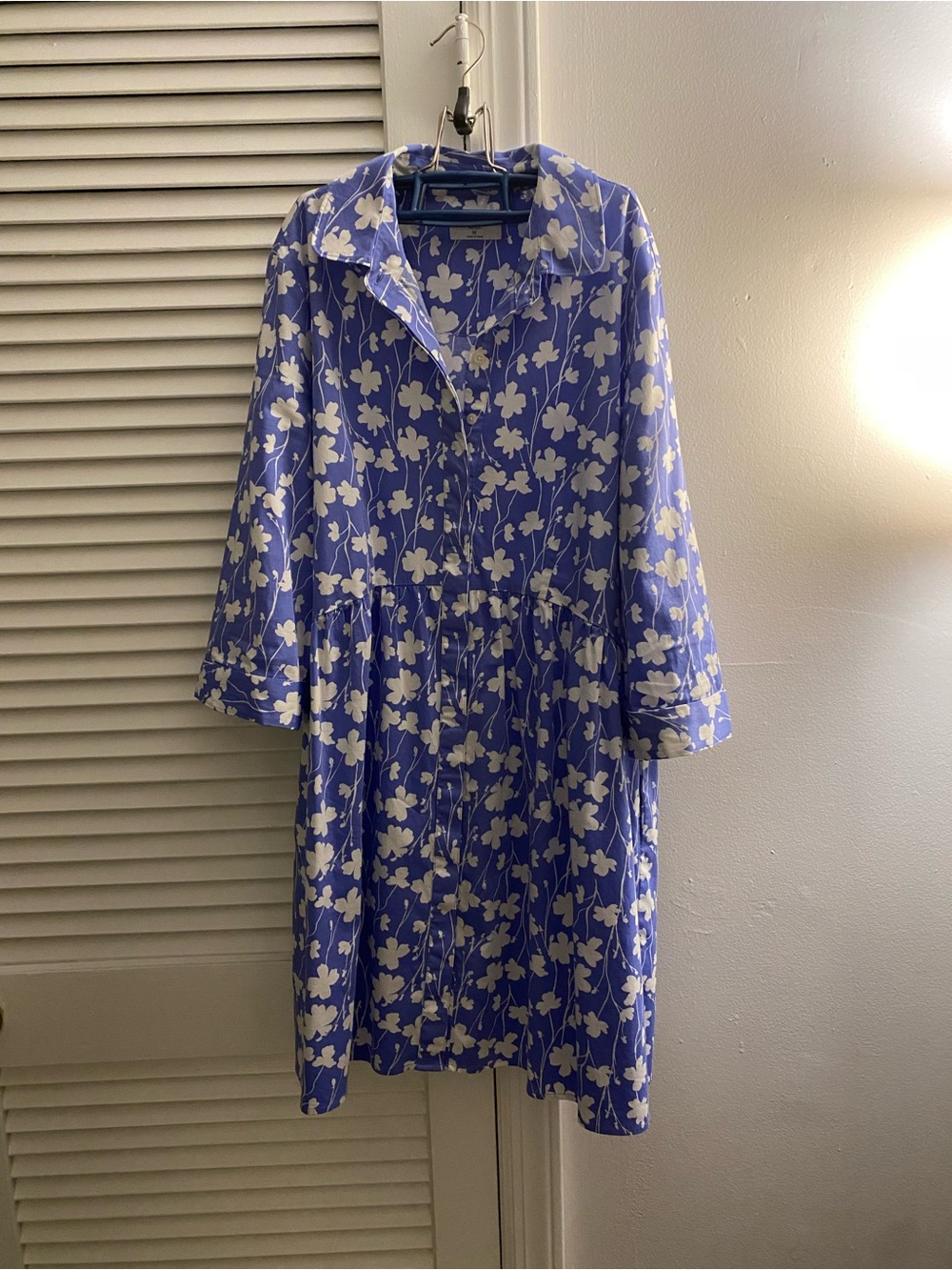 UNTUCKit Blue and White Floral Button-Front Dress